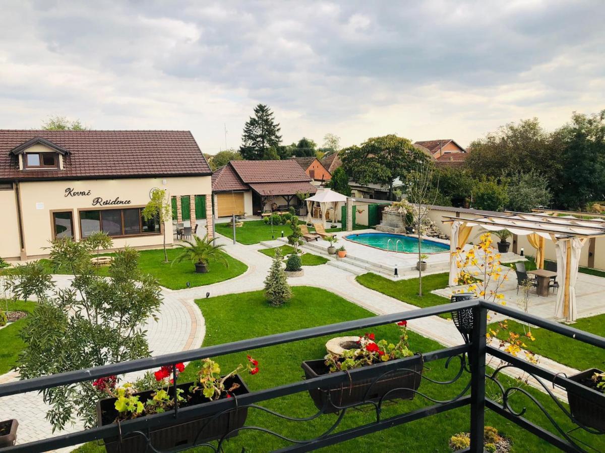 Kovac Residence Zrenjanin Bagian luar foto