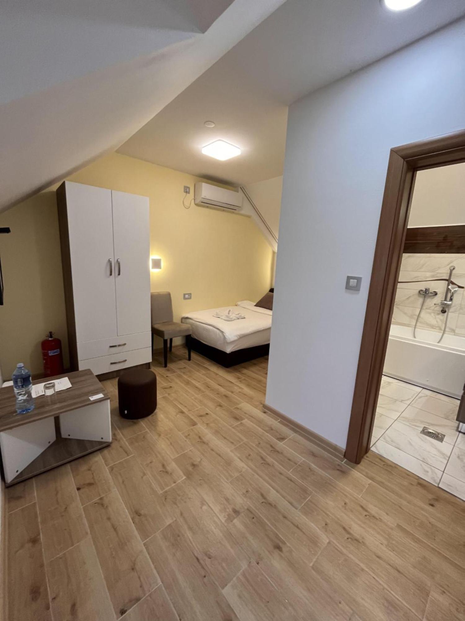 Kovac Residence Zrenjanin Bagian luar foto