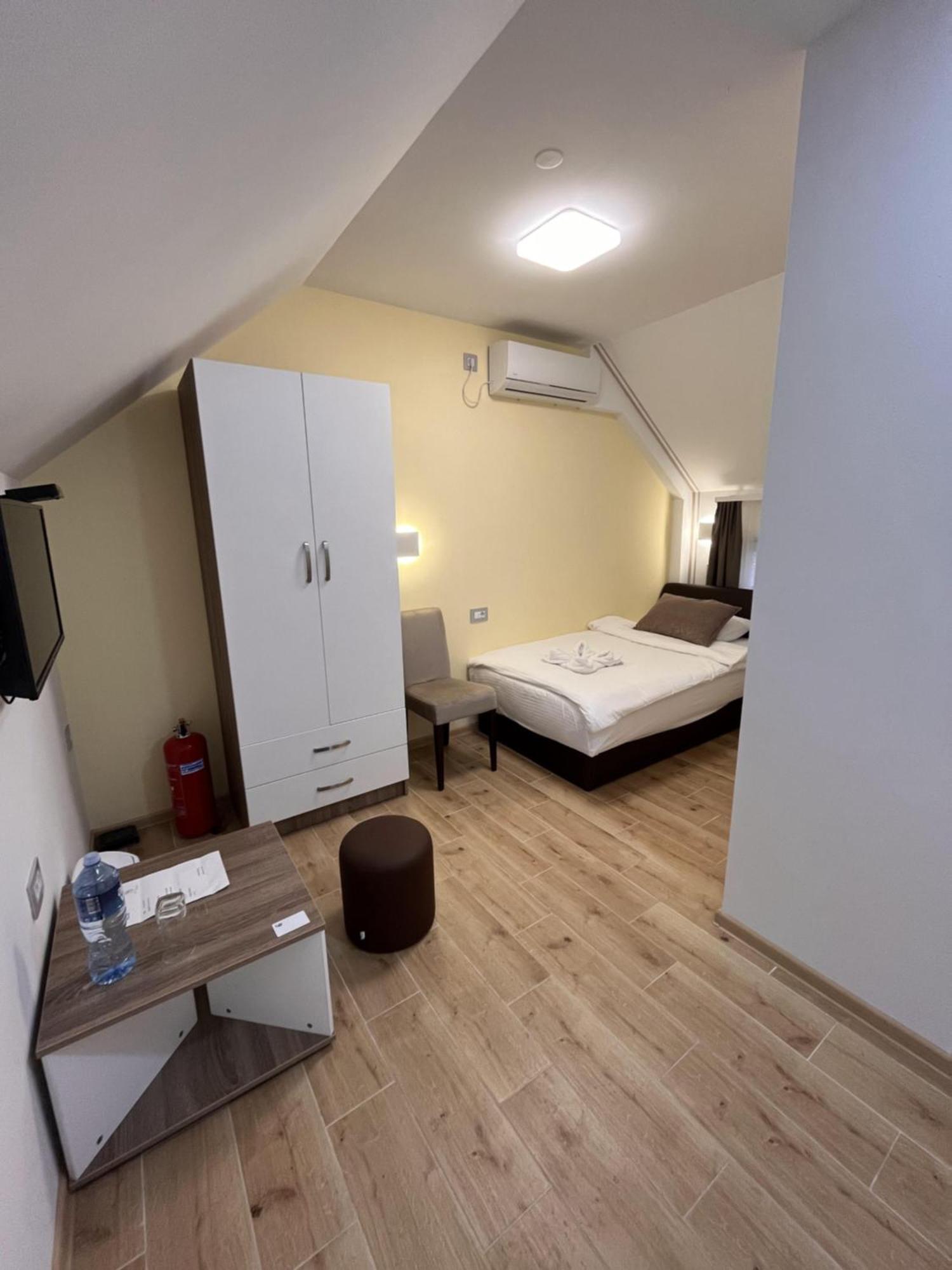 Kovac Residence Zrenjanin Bagian luar foto
